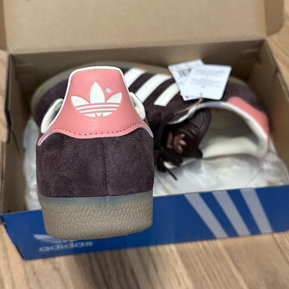 Adidas Gazelle size 7 - Picture 10 of 12